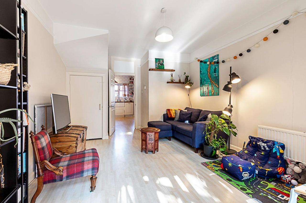 Appartamento Stylish & Spacious 3-bed In Vibrant Bow