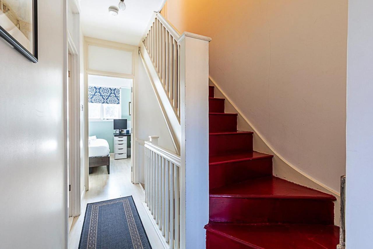 Stylish & Spacious 3-bed In Vibrant Bow Appartamento Londra